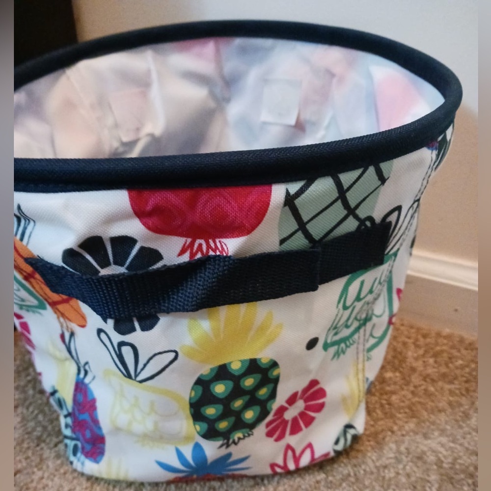 Thirty-One Colorful Pineapple Print Storage Bin/Bag